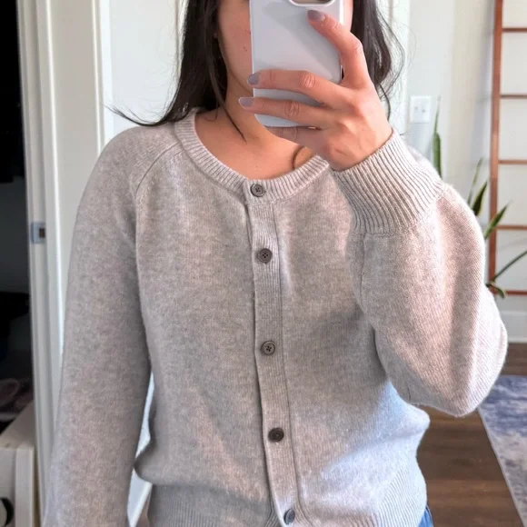 EUC Aritzia Wilfred Cashmere-Blend Cardigan sz MEDIUM - Picture 5 of 11